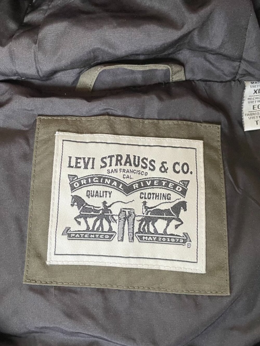 Men's Levi's Oversized Long Quilted Parka Jacket - Picture 4 of 5